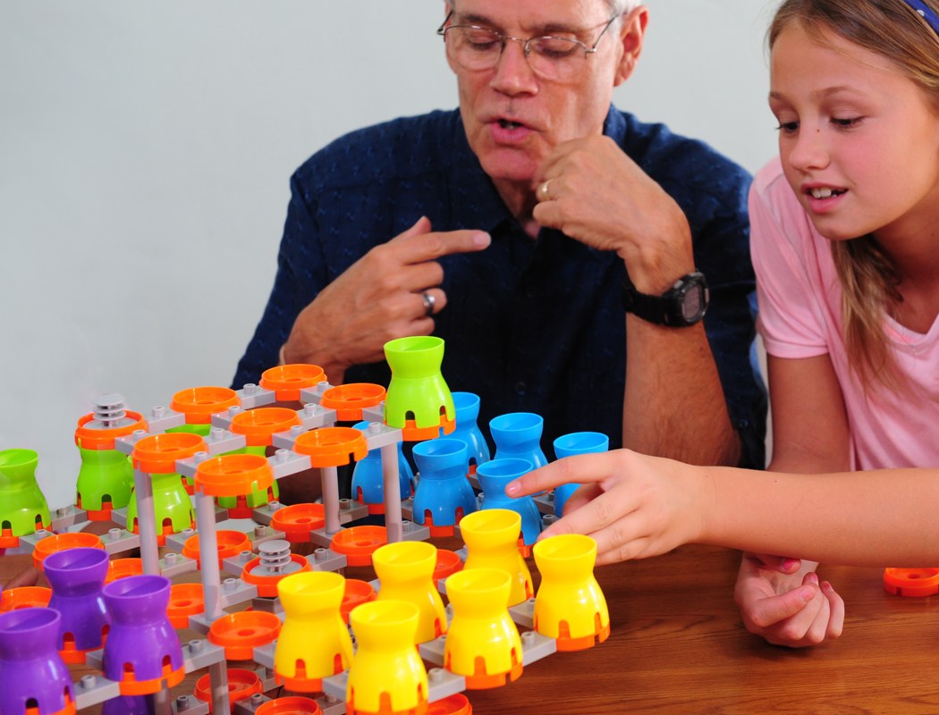 Toys，Trivial Pursuit Unhinged，3D splicing，Gridopolis，