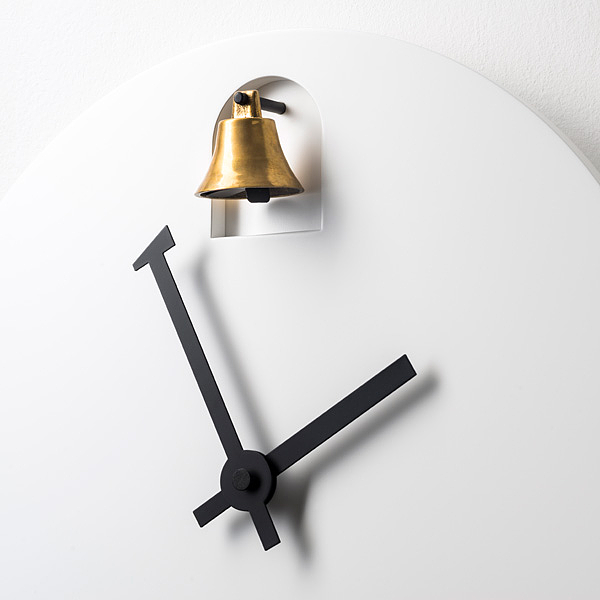 Flowerpot，small bell，time，Mirror reflection，originality，Wall clock，clocks and watches，