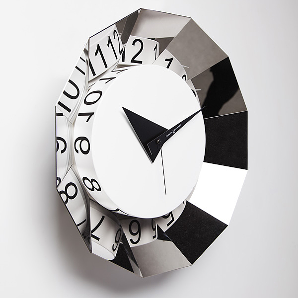 Flowerpot，small bell，time，Mirror reflection，originality，Wall clock，clocks and watches，