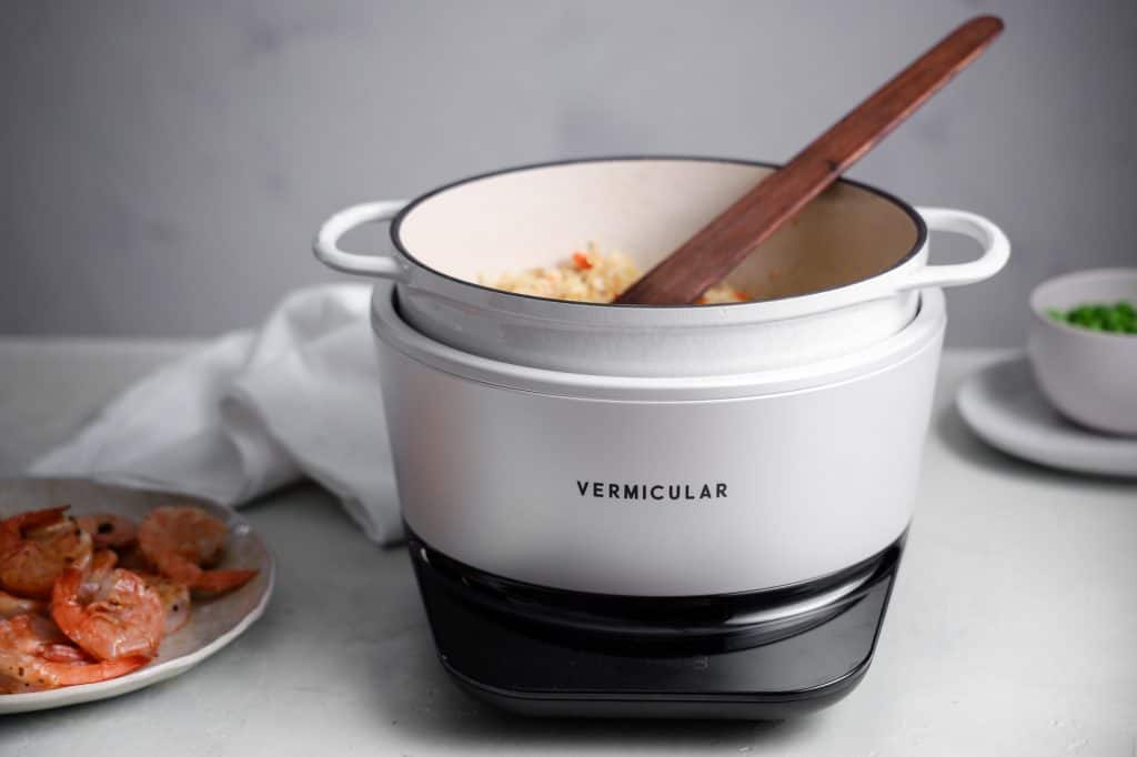 Japanese craft，Enamel cast iron pot，Musukamado，Vermicular，reddot，2019 red dot product design award，