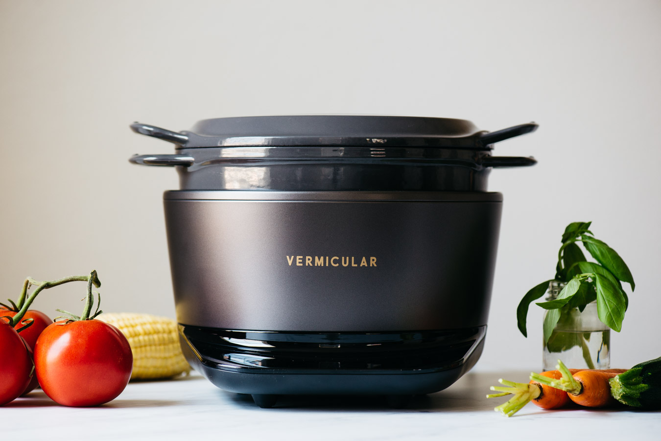 Japanese craft，Enamel cast iron pot，Musukamado，Vermicular，reddot，2019 red dot product design award，