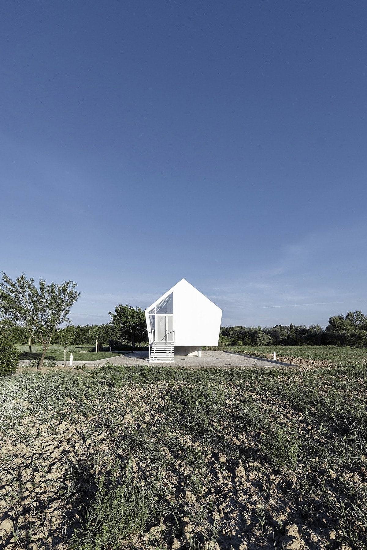 house，orchard，experiment，