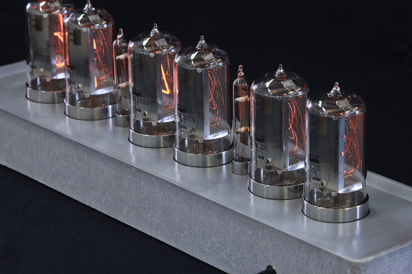 Concrete base，Handmade，time，clock，