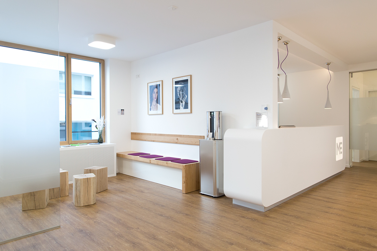 a chandelier，light，Concrete material，indoor，household electrical appliances，