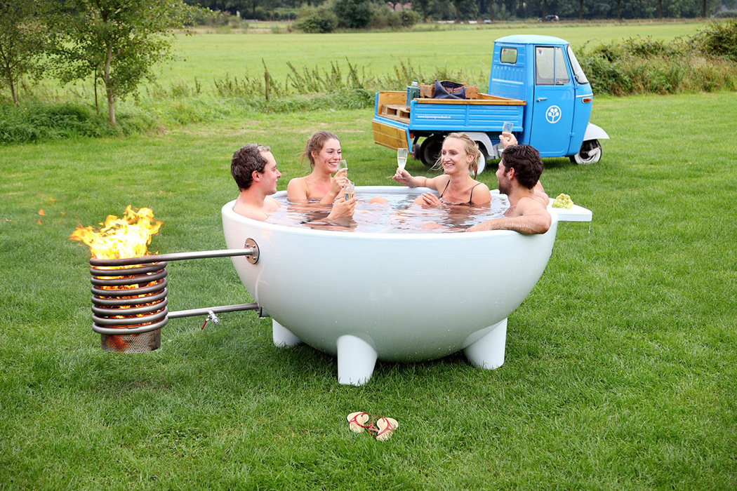 outdoors，Hammock，lamp，furnace，Swimming Pool，bathtub，