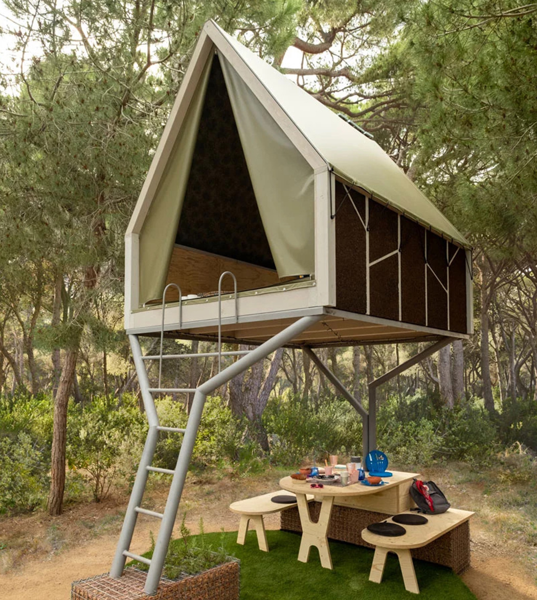 outdoors，Hammock，lamp，furnace，Swimming Pool，bathtub，