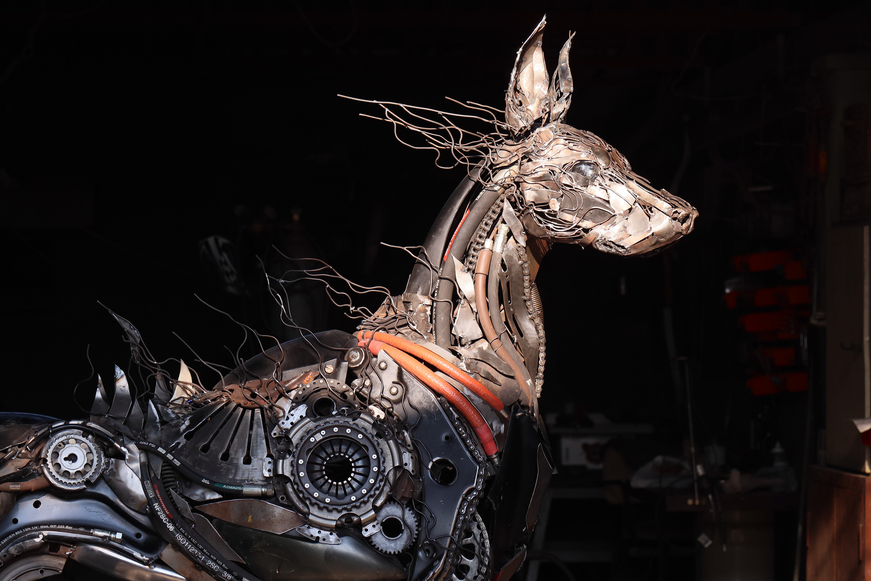 Sculpture design，Metal，Animal image design，Mithril，