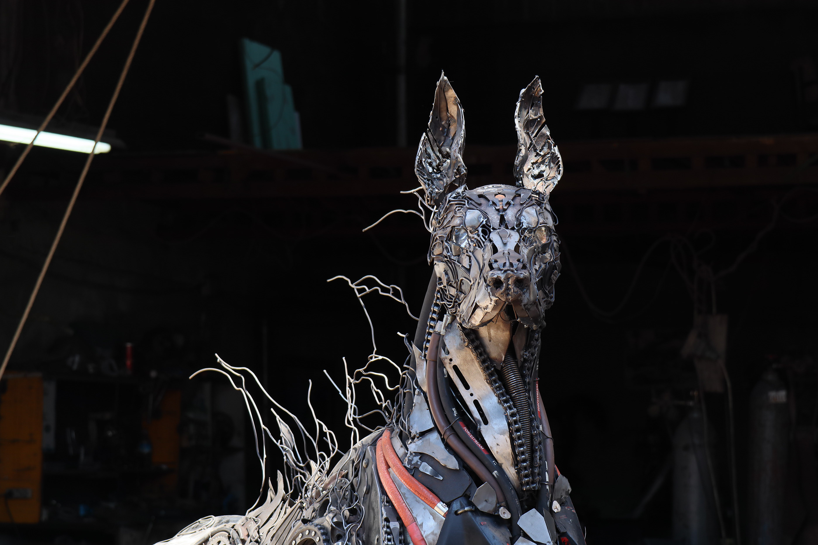 Sculpture design，Metal，Animal image design，Mithril，