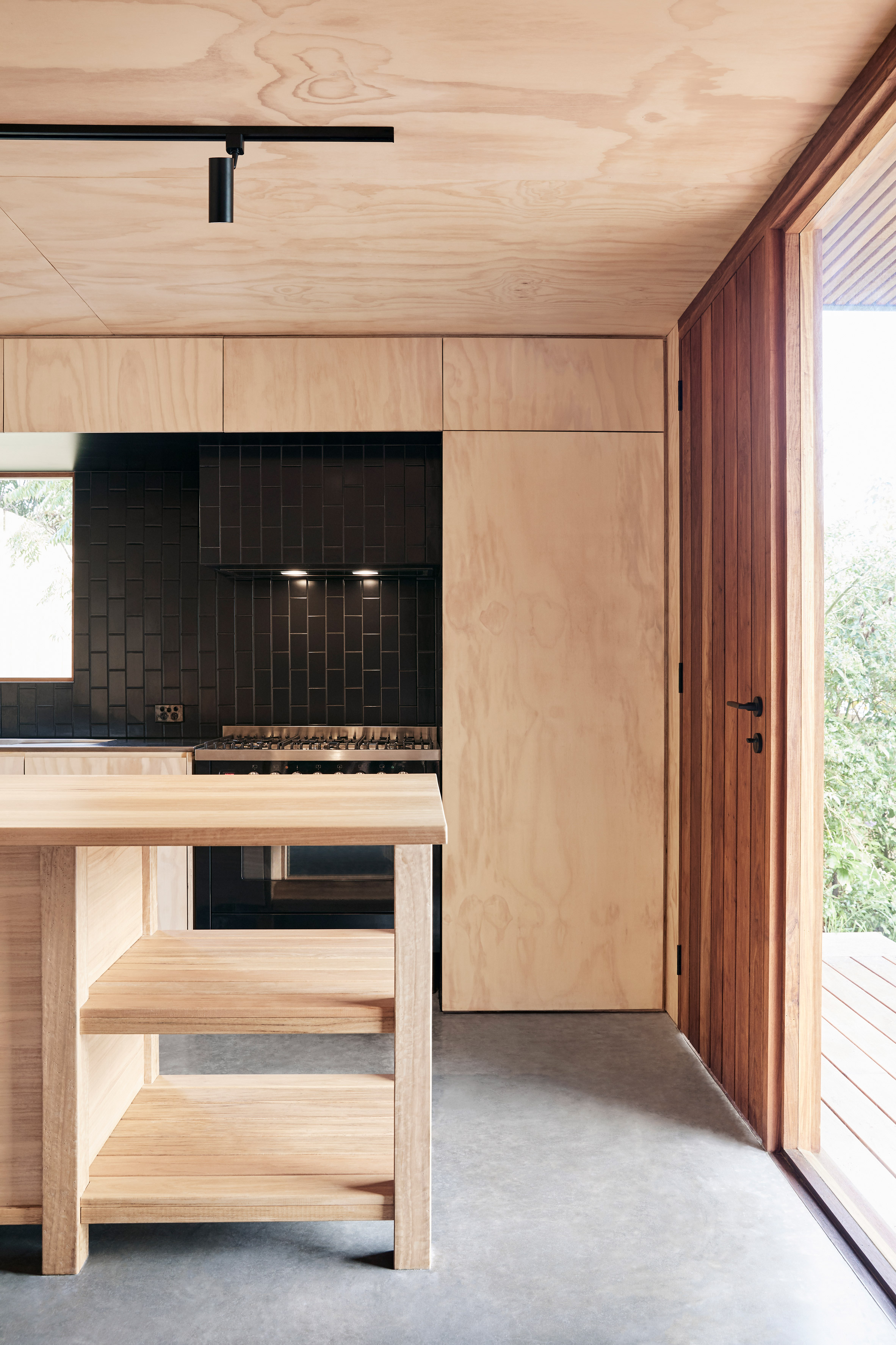 OCM House，Architectural design，black，