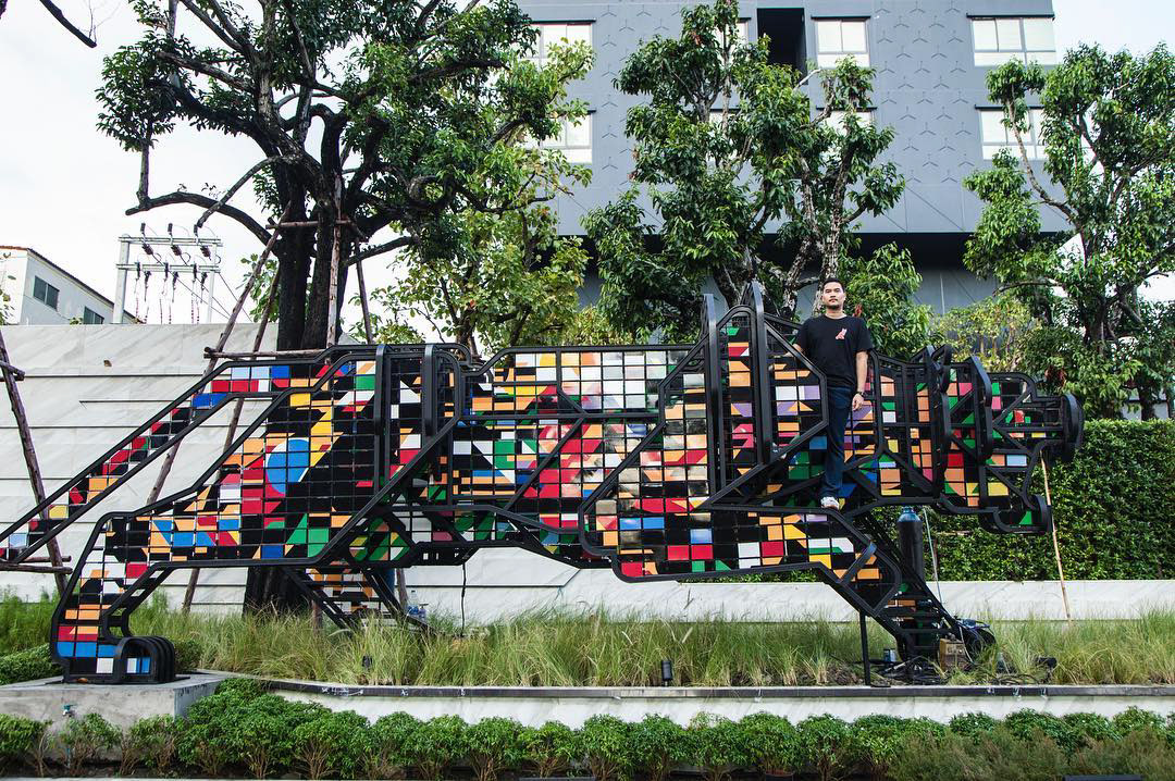 sense of modernity，outdoors，Sculpture，