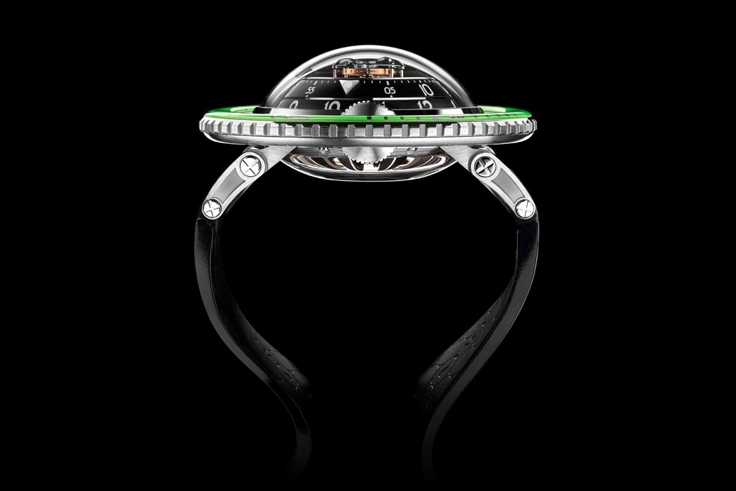 jellyfish，ocean，Wrist watch，