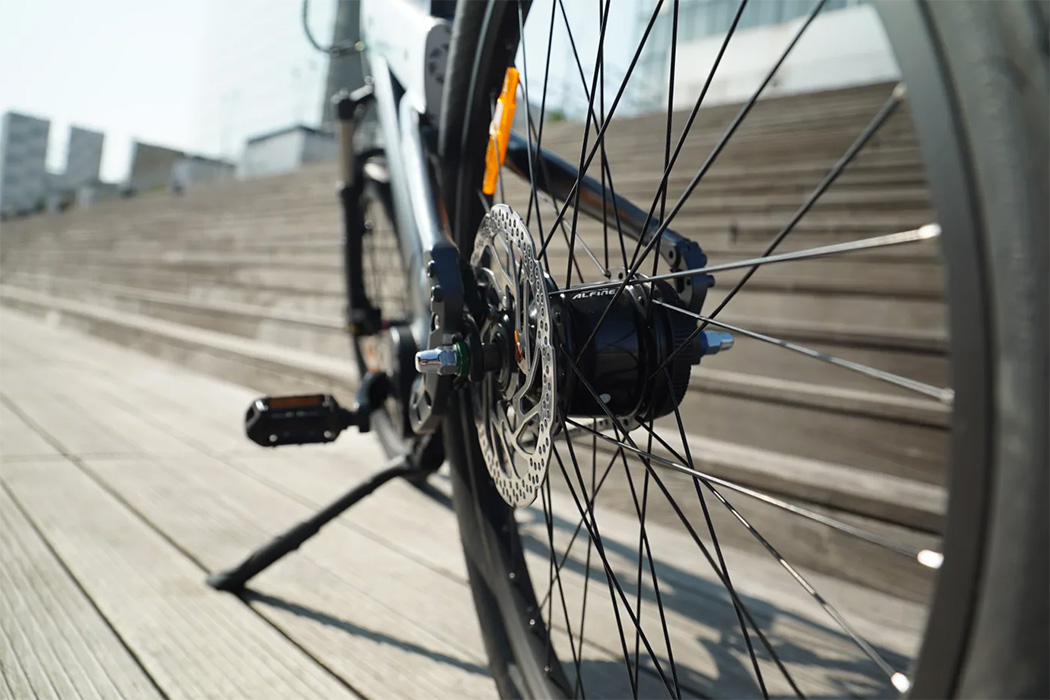 Fuel oil electric bicycle，