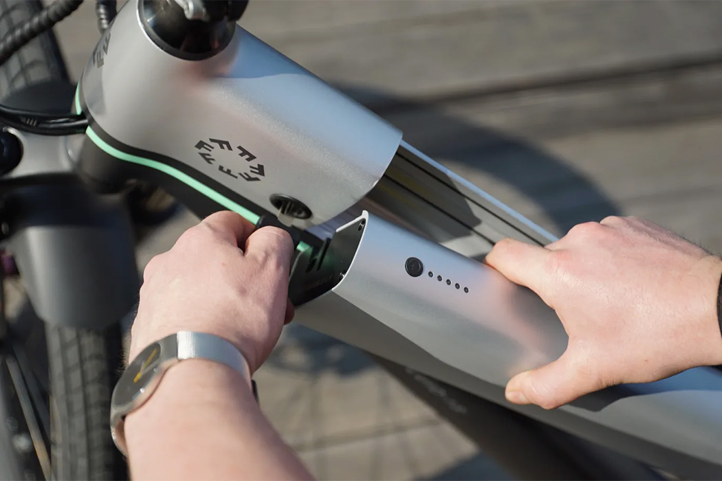 Fuel oil electric bicycle，