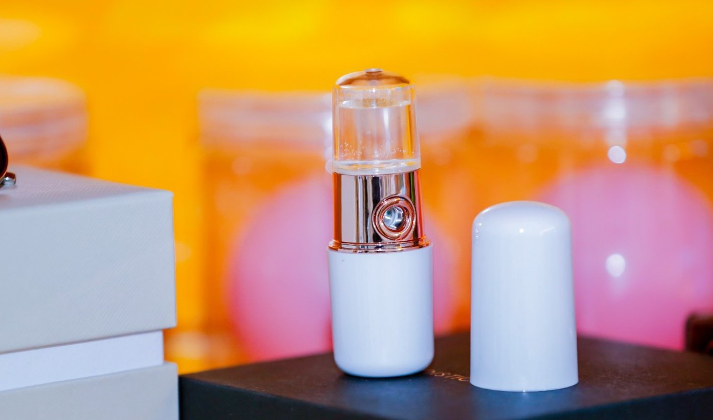 reddot，Water replenishing instrument，portable，2019 red dot product design award，