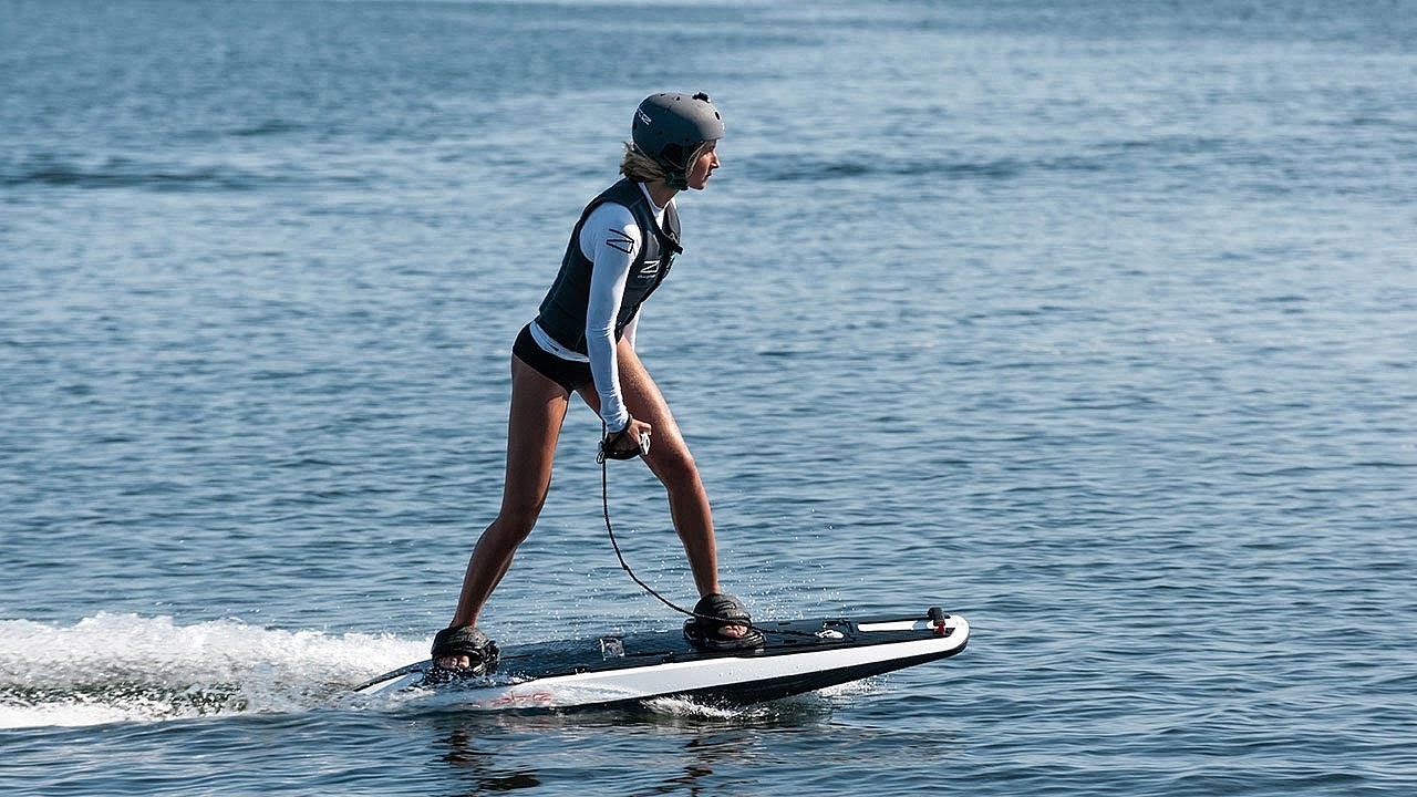 reddot，Electric surfboard，Awake RÄVIK，2019 red dot product design award，