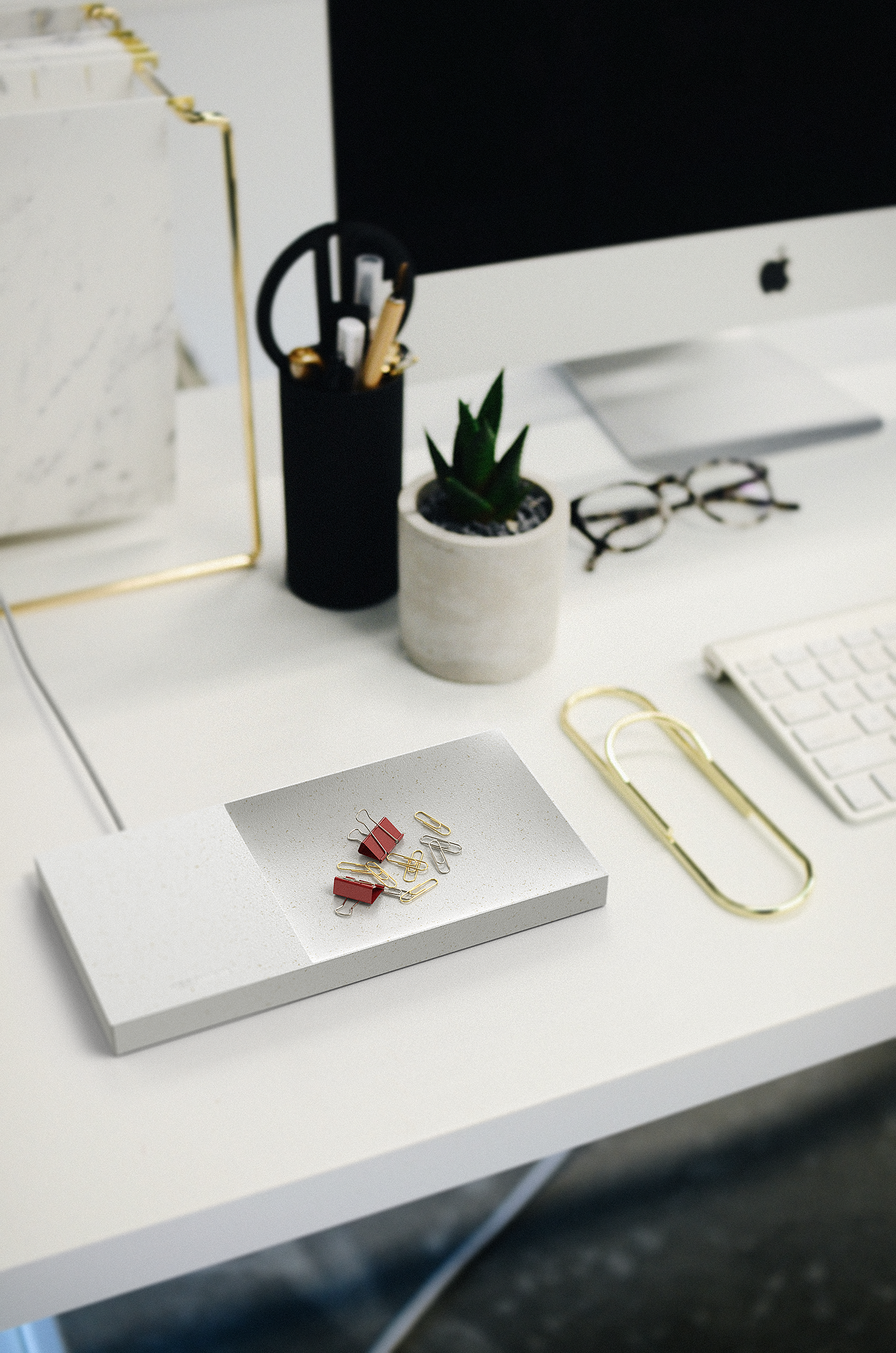 Desktop storage，multi-function，Brownie，Desktop storage，Tray，wireless charger ，