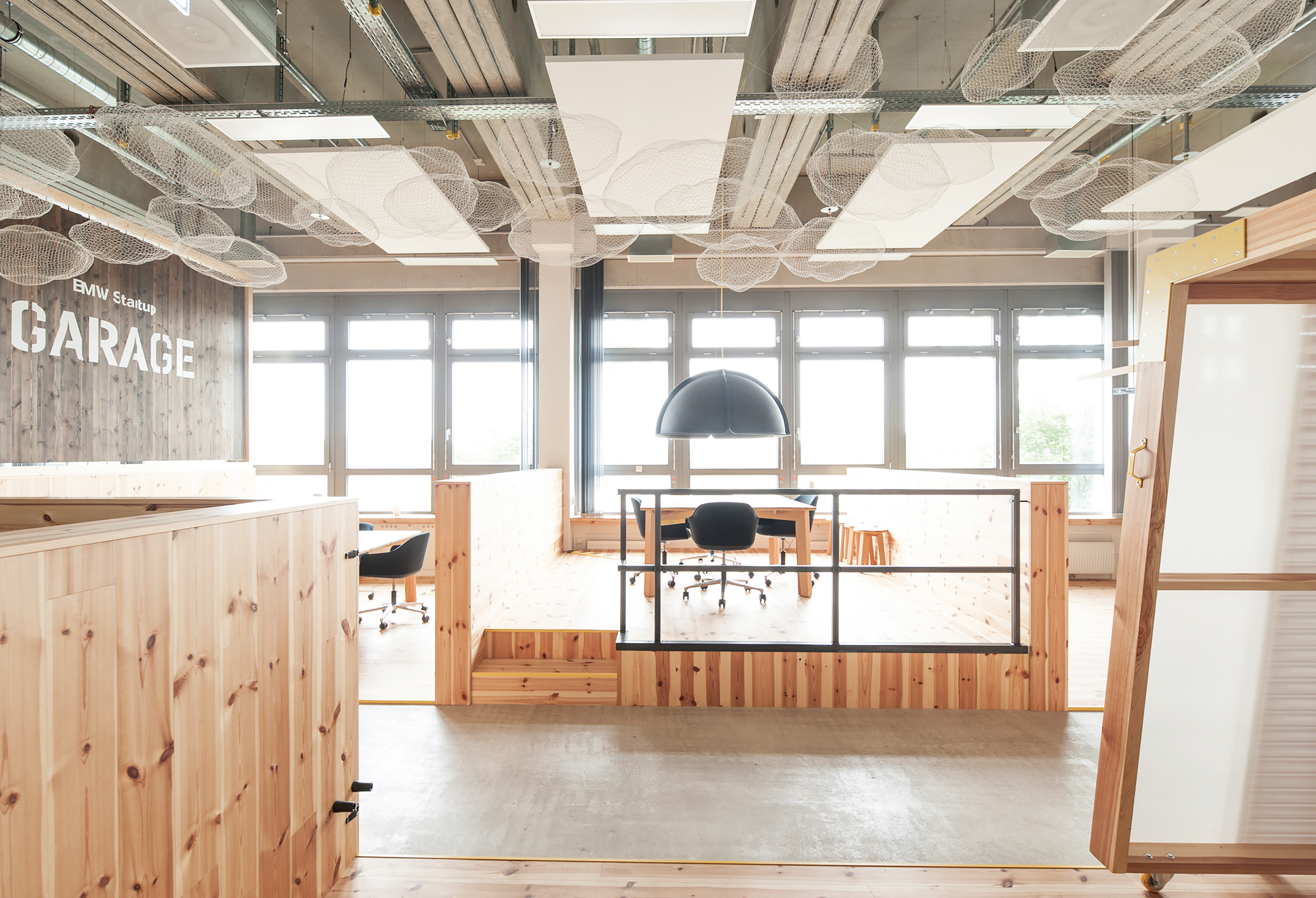 to open up，studio，2019 red dot product design award，reddot，BMW Startup Garage，