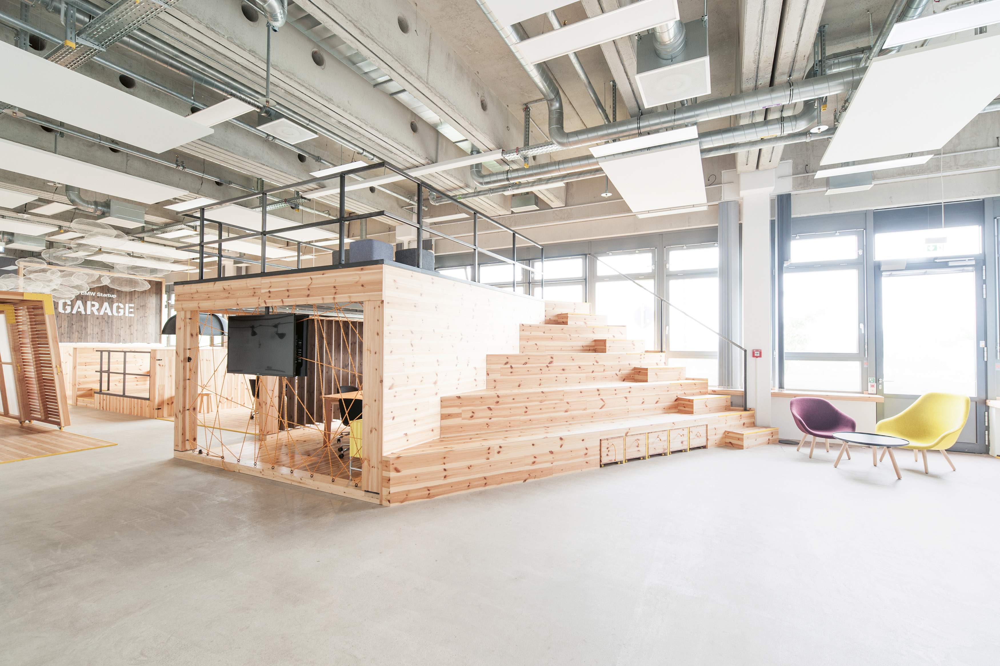 to open up，studio，2019 red dot product design award，reddot，BMW Startup Garage，