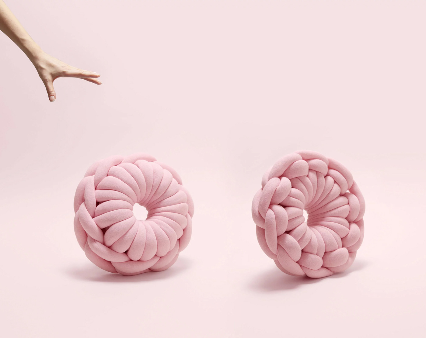 Knitted products，Cushion design，O-Cushion，