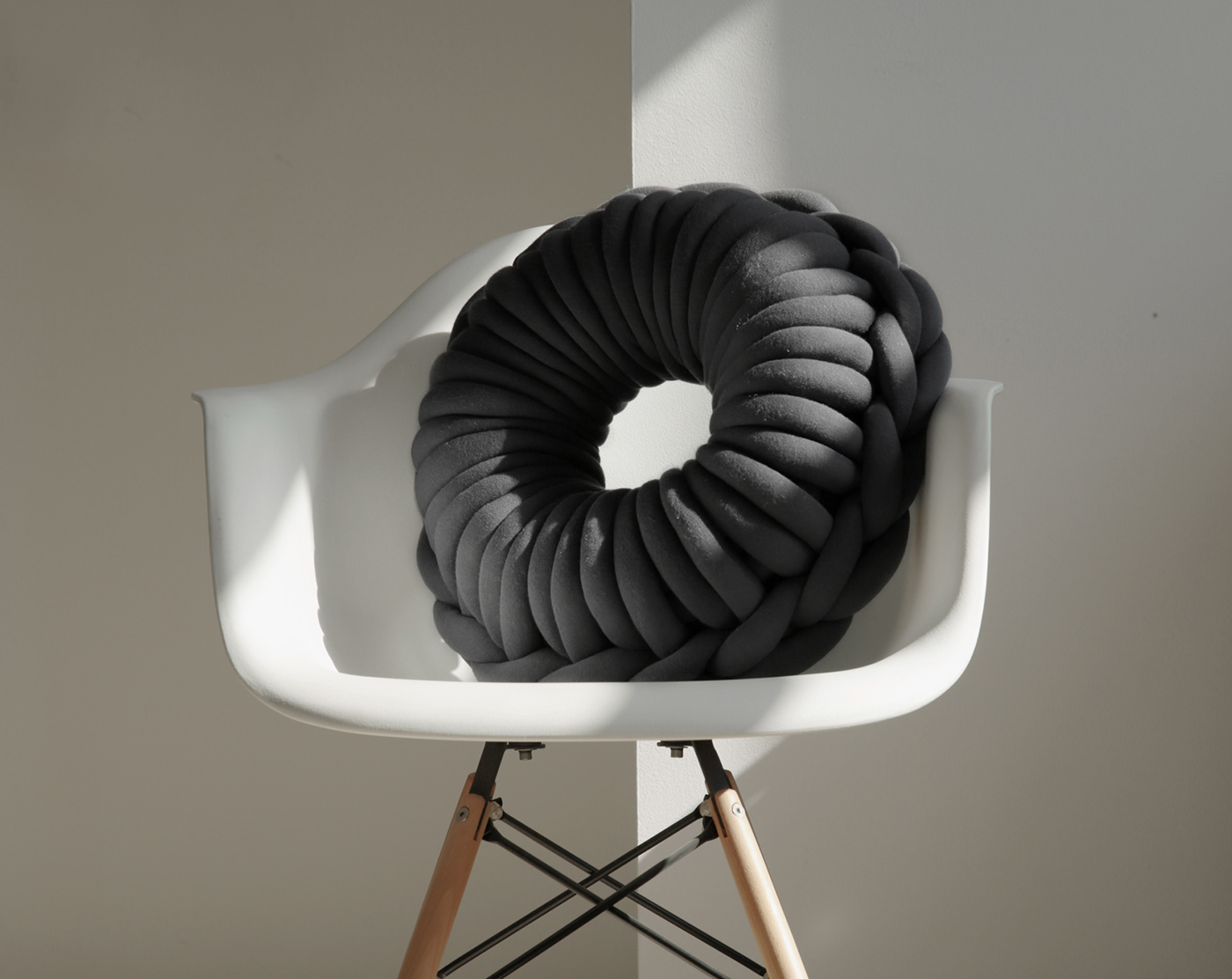 Knitted products，Cushion design，O-Cushion，