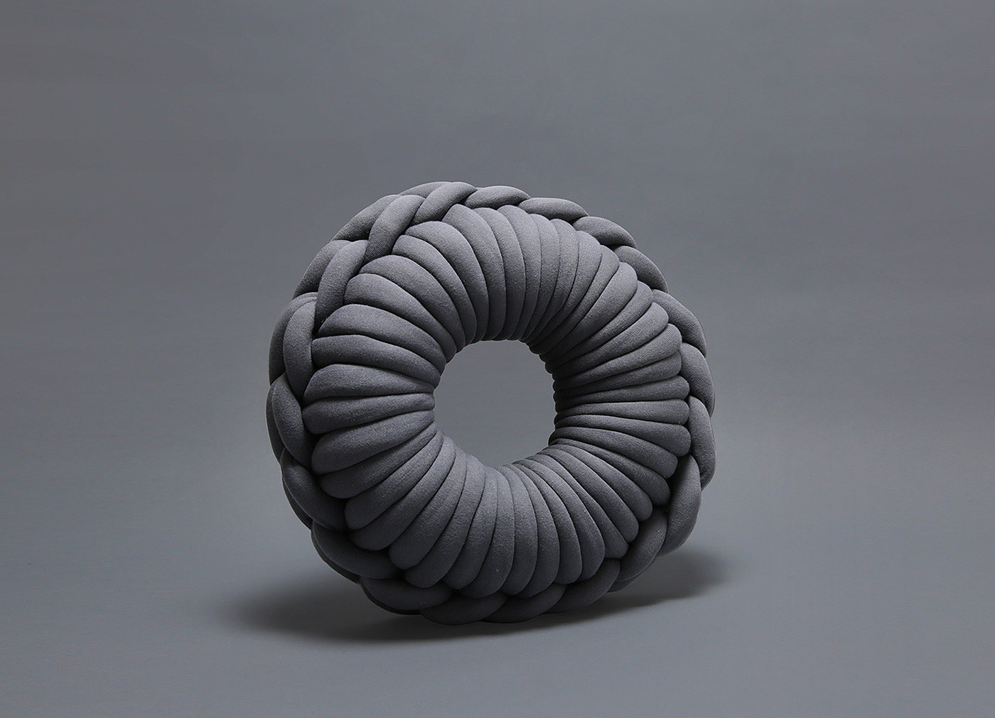 Knitted products，Cushion design，O-Cushion，