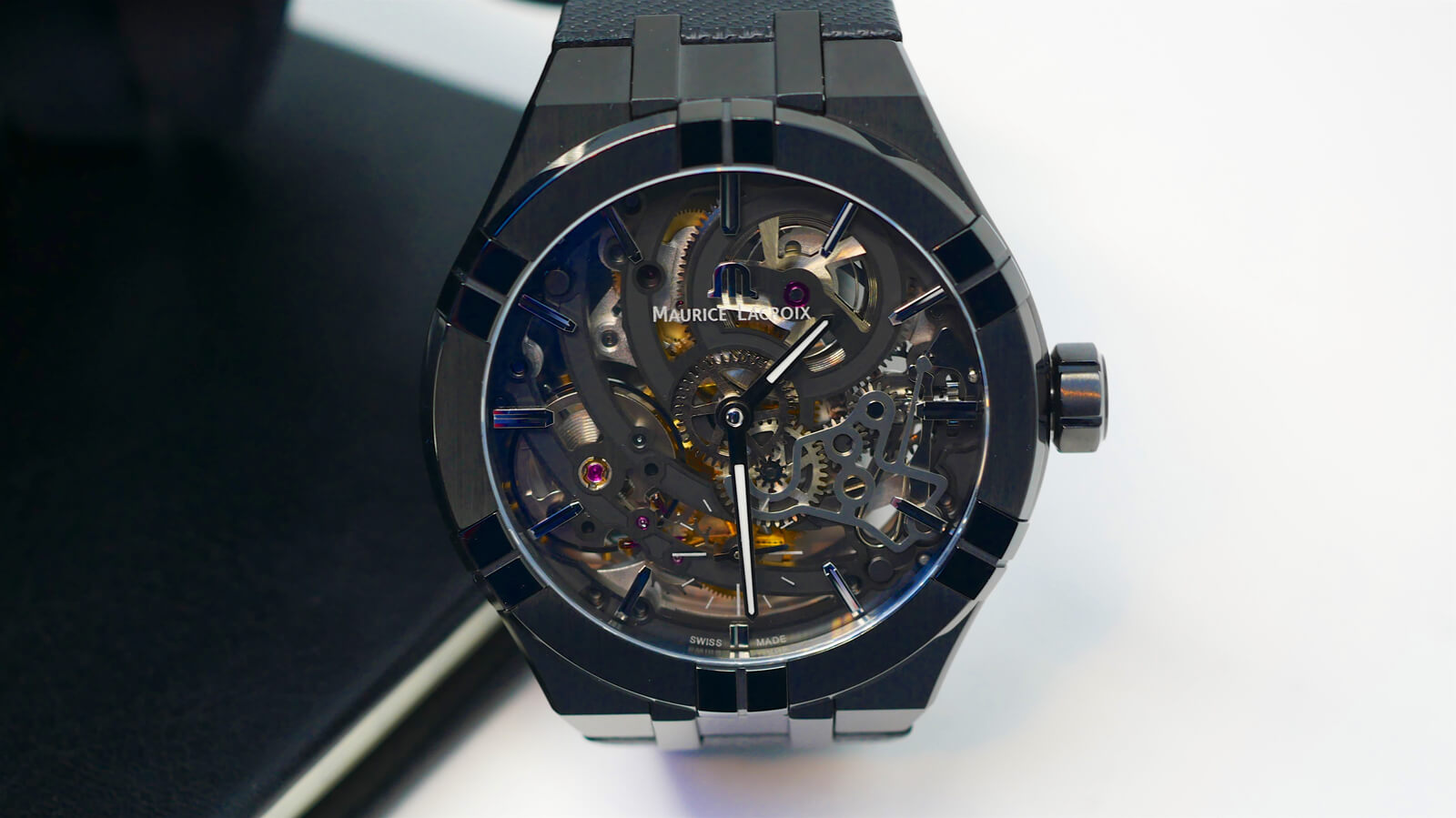 Sandblasting，Mauri serruva，stainless steel，ornaments，2019 red dot product design award，reddot，Wristwatch，Wrist watch，