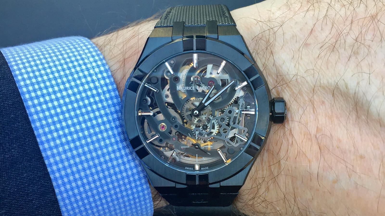 Sandblasting，Mauri serruva，stainless steel，ornaments，2019 red dot product design award，reddot，Wristwatch，Wrist watch，