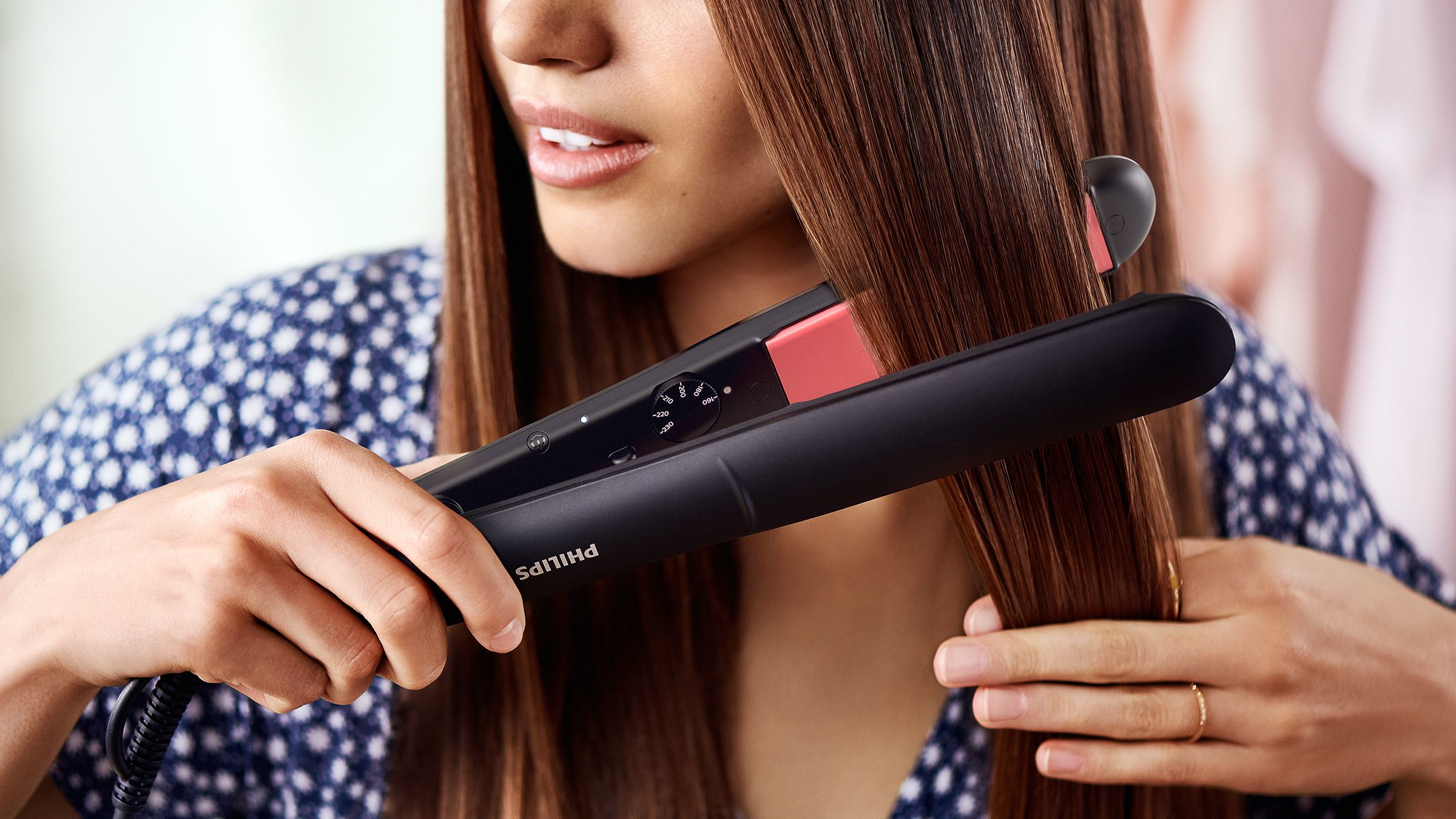 hair straightener，Ironing splint，Philips，philips，StraightCare，2019 red dot product design award，reddot，
