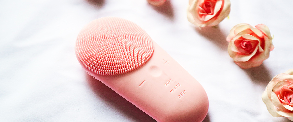cosmetic instrument，2019 red dot product design award，reddot，Love beauty，Sonic Cleanser，Facial，imub，waterproof，