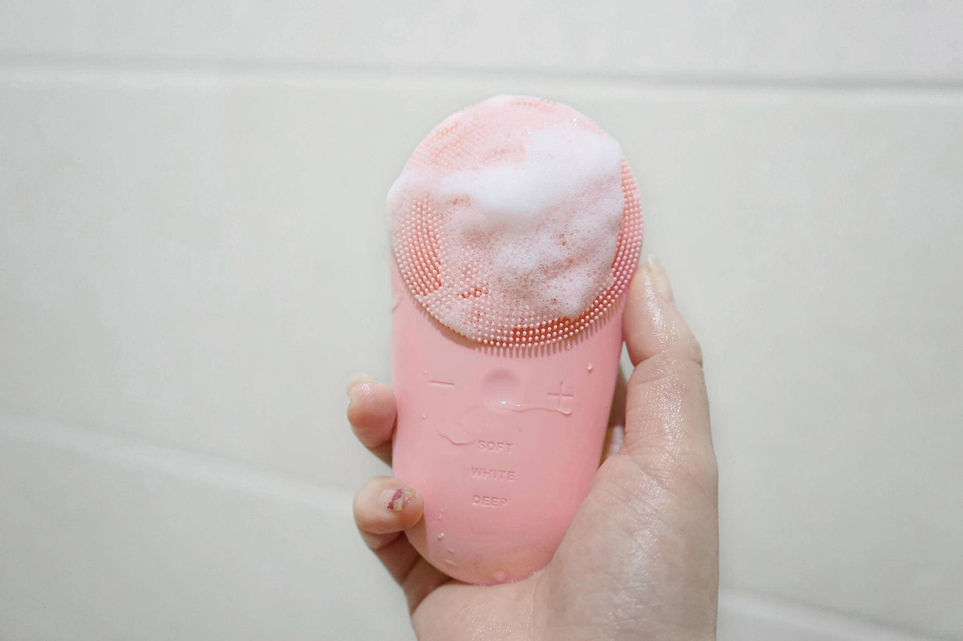 cosmetic instrument，2019 red dot product design award，reddot，Love beauty，Sonic Cleanser，Facial，imub，waterproof，