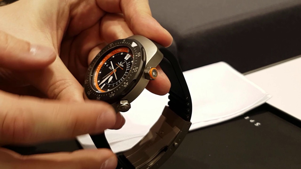 2019 red dot product design award，reddot，ornaments，Wrist watch，Wristwatch，EZM 12，Rescue services，in the air，