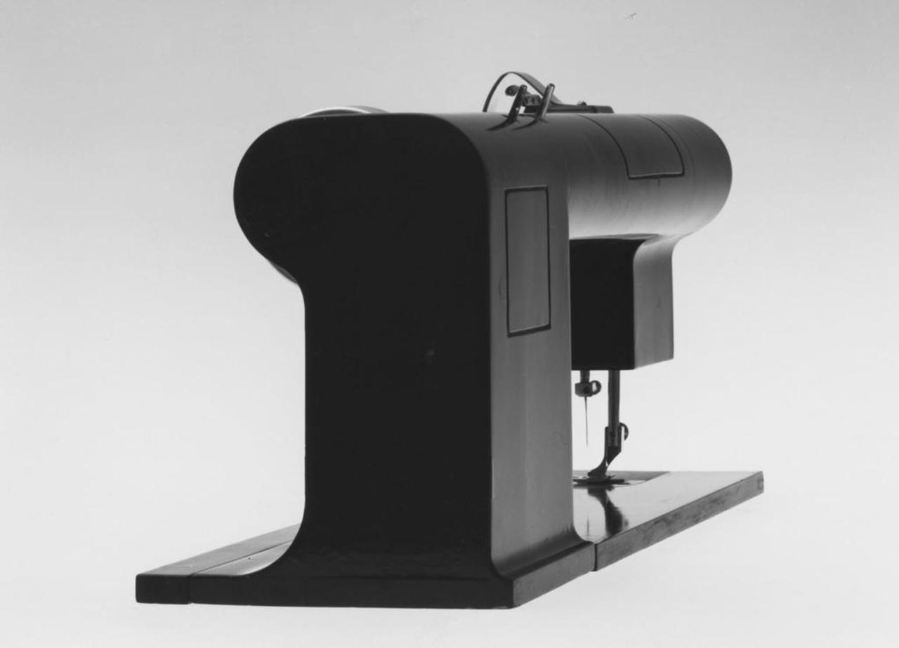 product，Designer biography，black and white，television，Blow，Retro，household electrical appliances，vehicle，