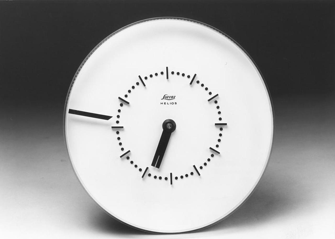 product，Designer biography，black and white，television，Blow，Retro，household electrical appliances，vehicle，