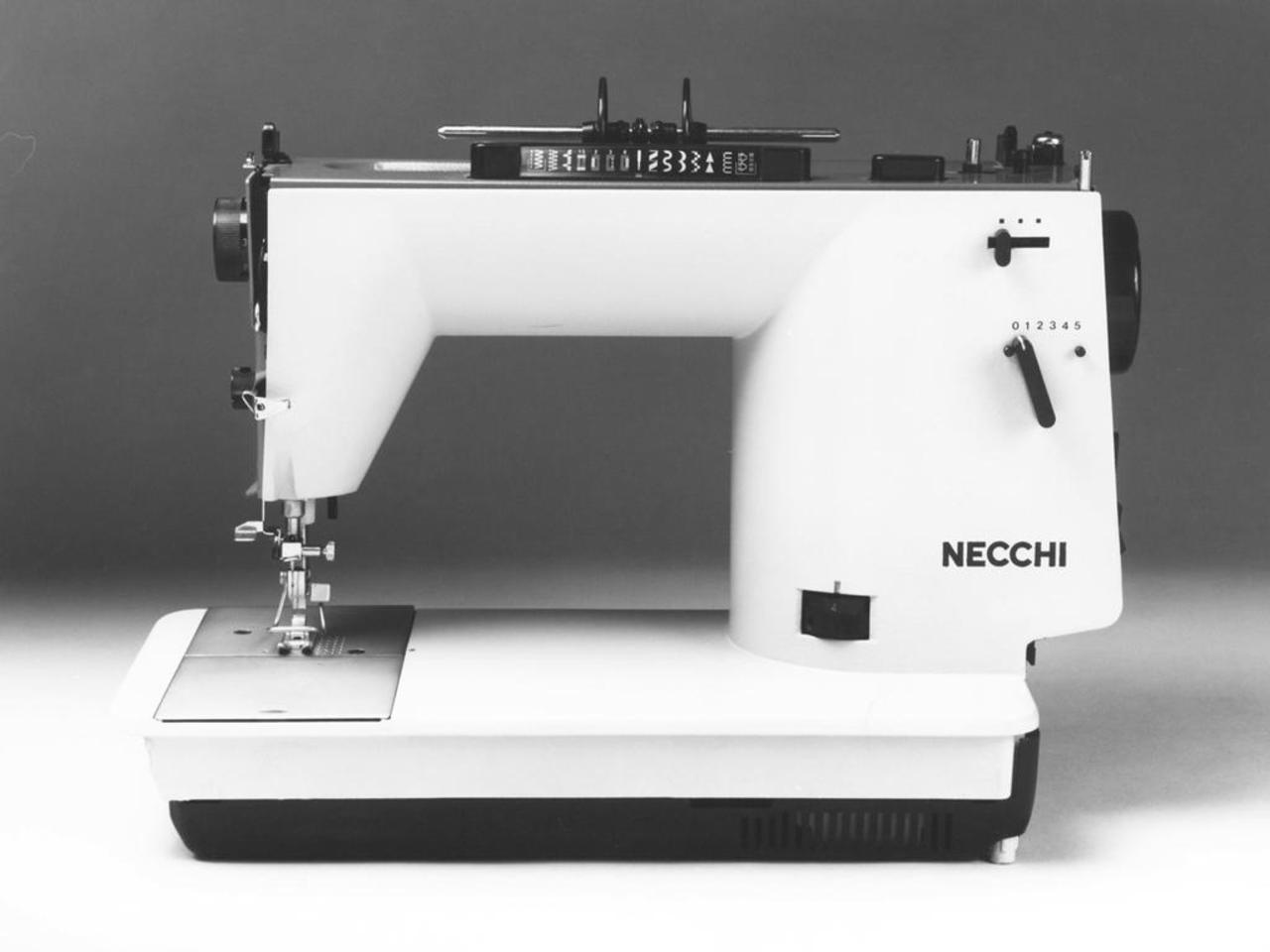 product，Designer biography，black and white，television，Blow，Retro，household electrical appliances，vehicle，