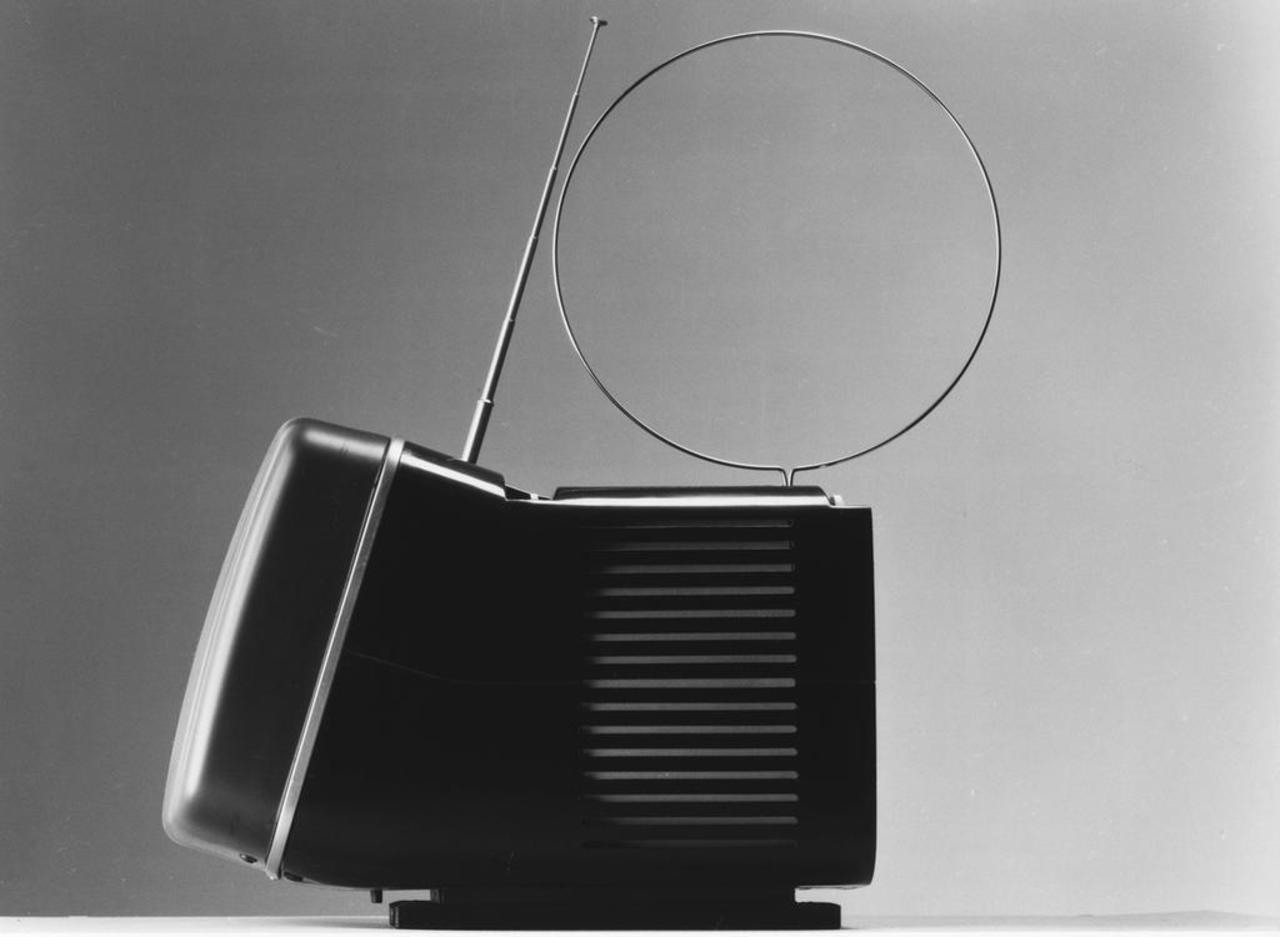 product，Designer biography，black and white，television，Blow，Retro，household electrical appliances，vehicle，