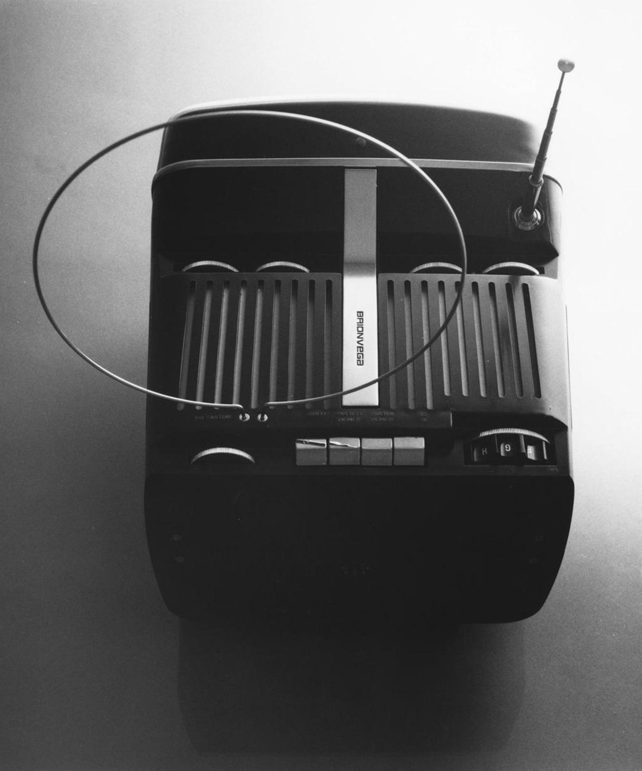 product，Designer biography，black and white，television，Blow，Retro，household electrical appliances，vehicle，