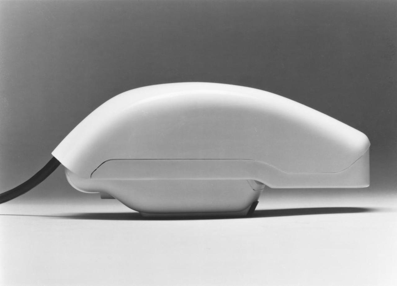 product，Designer biography，black and white，television，Blow，Retro，household electrical appliances，vehicle，