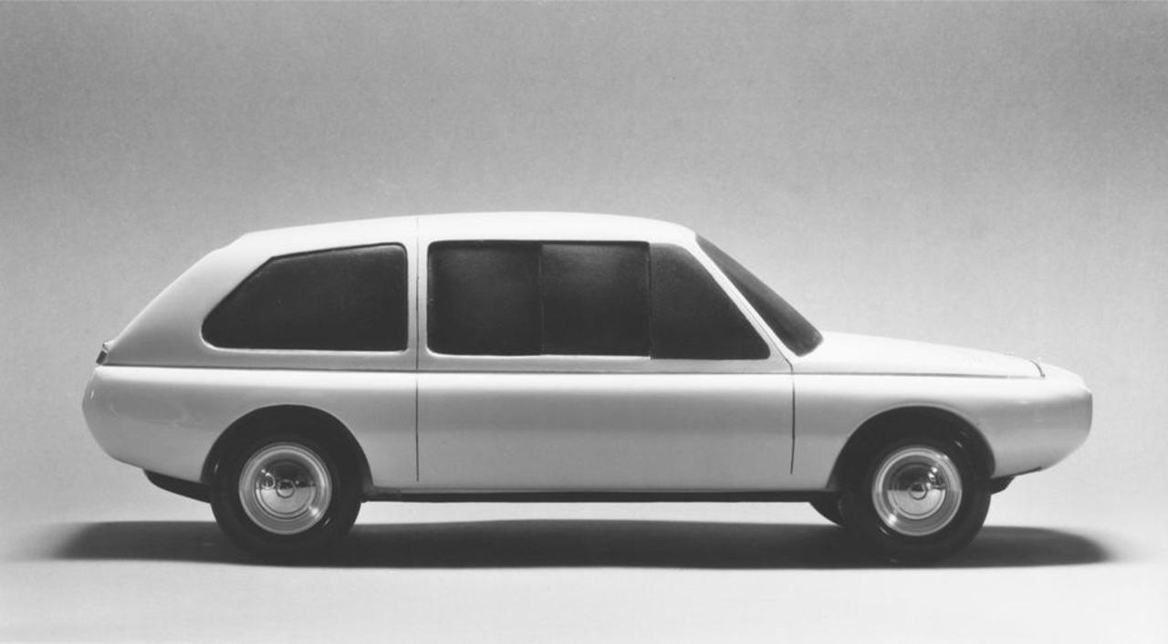 product，Designer biography，black and white，television，Blow，Retro，household electrical appliances，vehicle，