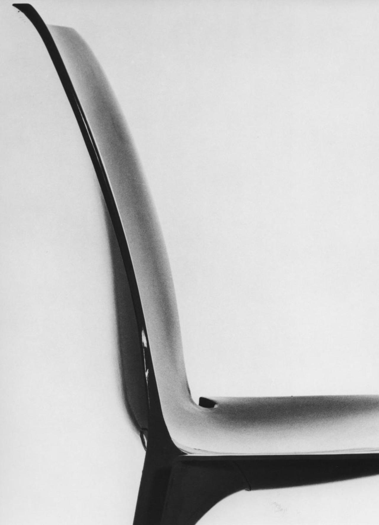 product，Designer biography，black and white，television，Blow，Retro，household electrical appliances，vehicle，