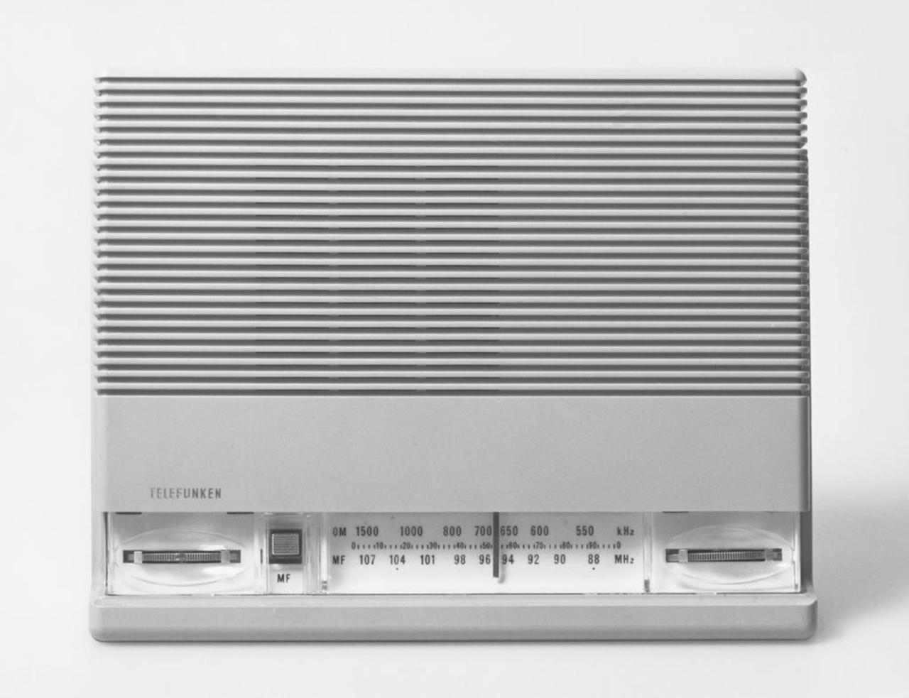 product，Designer biography，black and white，television，Blow，Retro，household electrical appliances，vehicle，