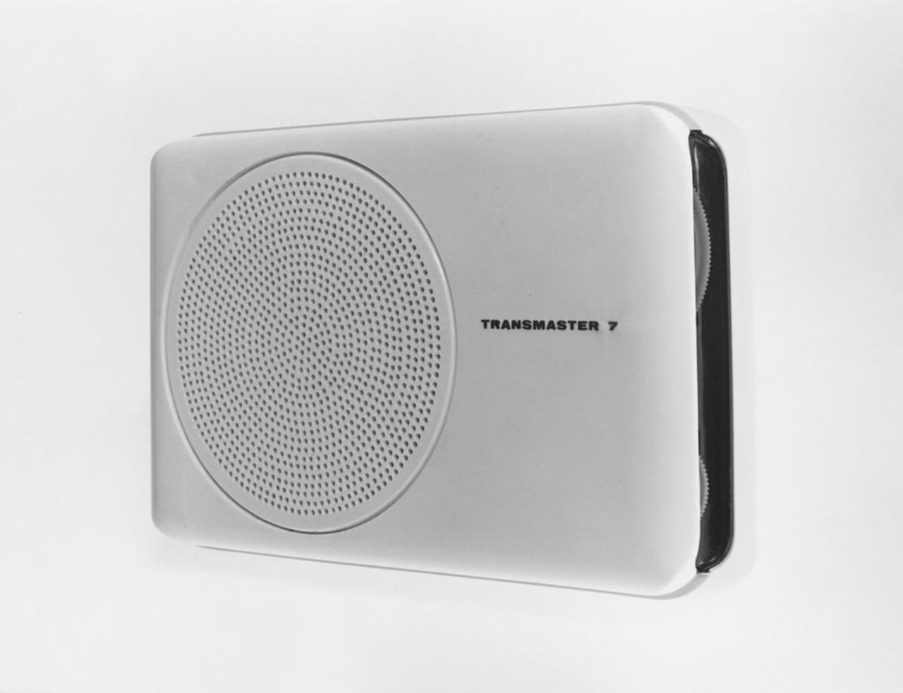 product，Designer biography，black and white，television，Blow，Retro，household electrical appliances，vehicle，