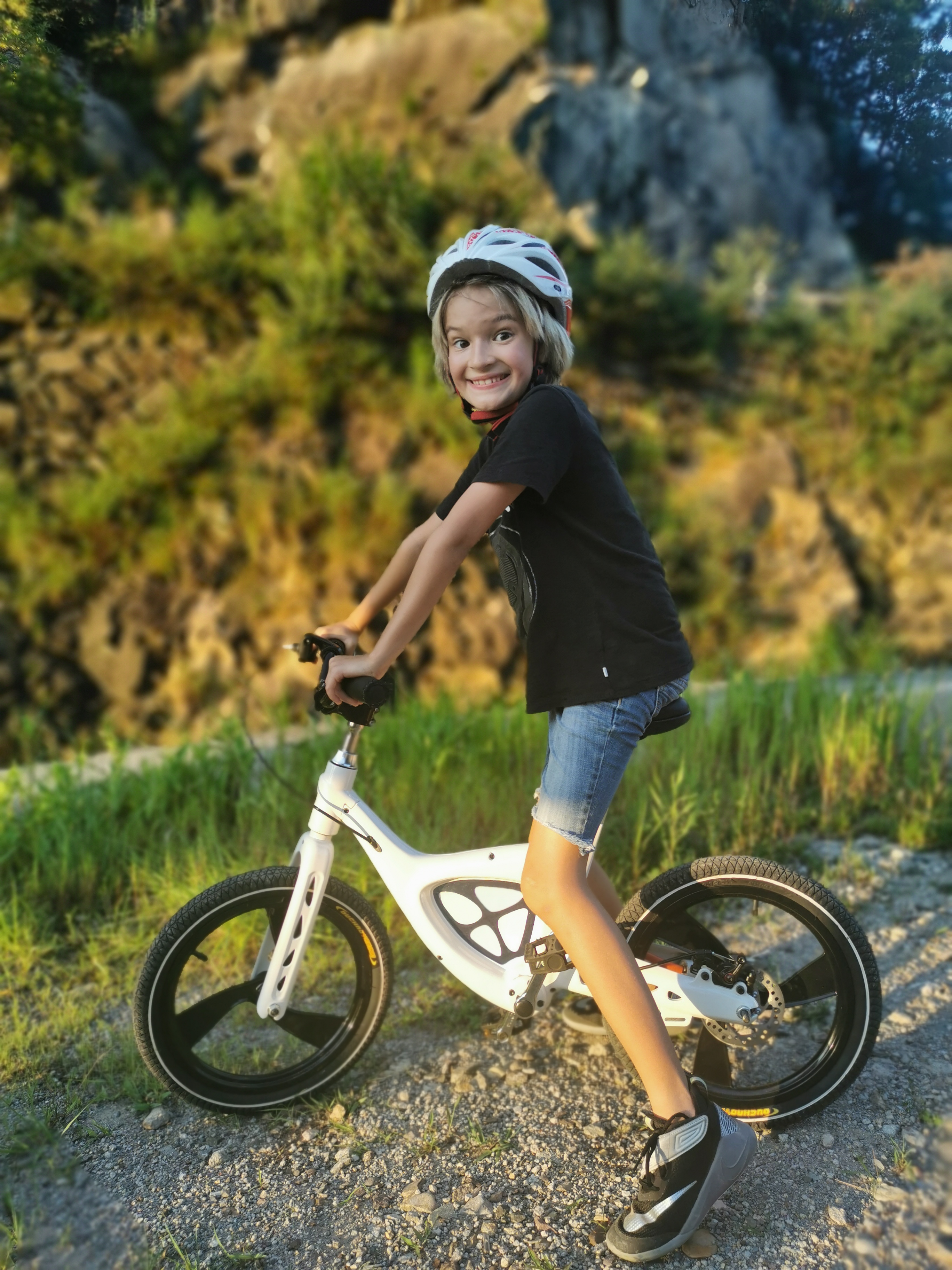 vehicle，children，Bicycle，