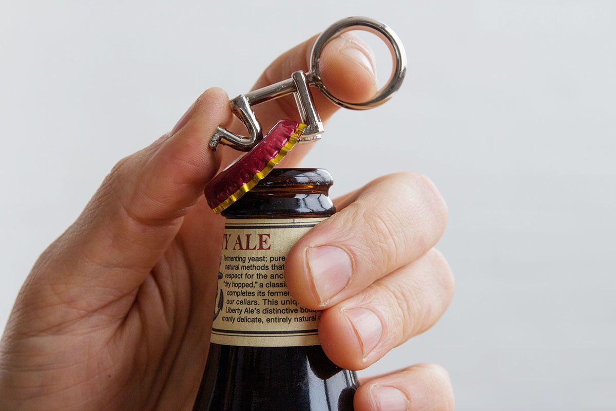 Bottle opener，Kitchen supplies，articles for daily use，Metal，Simplicity，