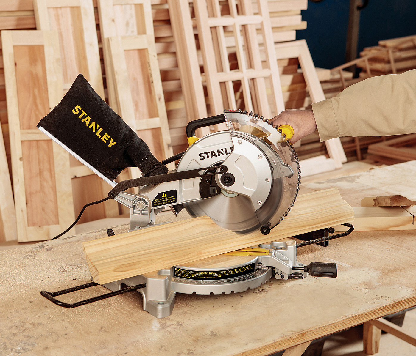 miter saw，Electric tool，Woodworking tools，Miter saw，cutting machine，Stanley，Professional design，