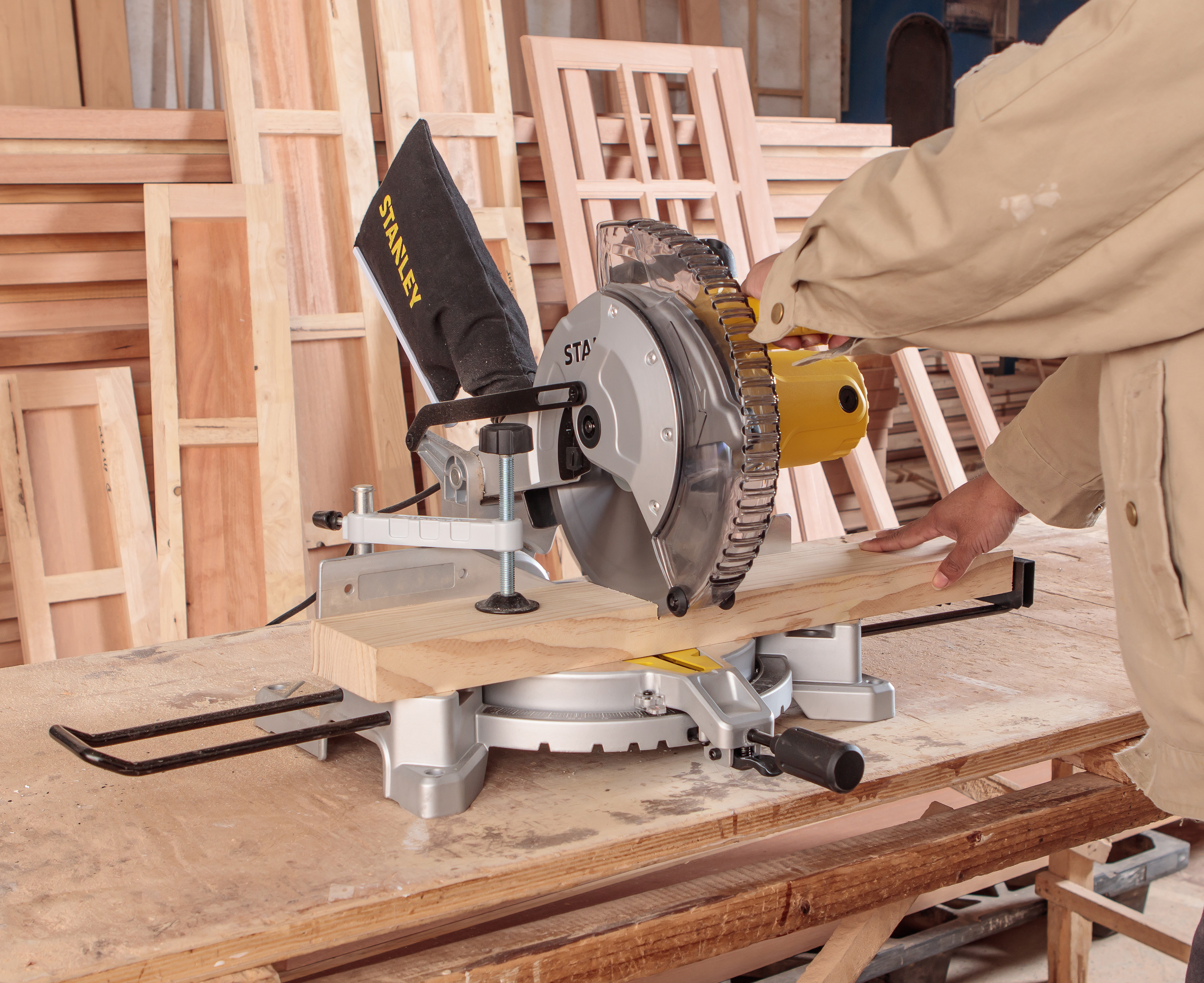 miter saw，Electric tool，Woodworking tools，Miter saw，cutting machine，Stanley，Professional design，