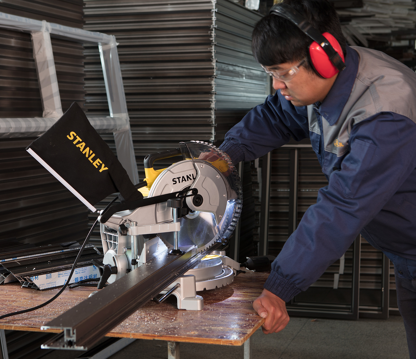 miter saw，Electric tool，Woodworking tools，Miter saw，cutting machine，Stanley，Professional design，