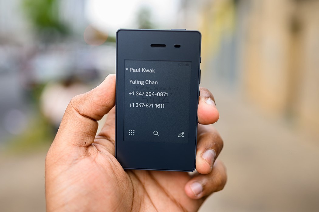 Light Phone 2，Mobile phone design，intelligence，