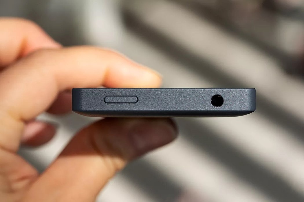 Light Phone 2，Mobile phone design，intelligence，