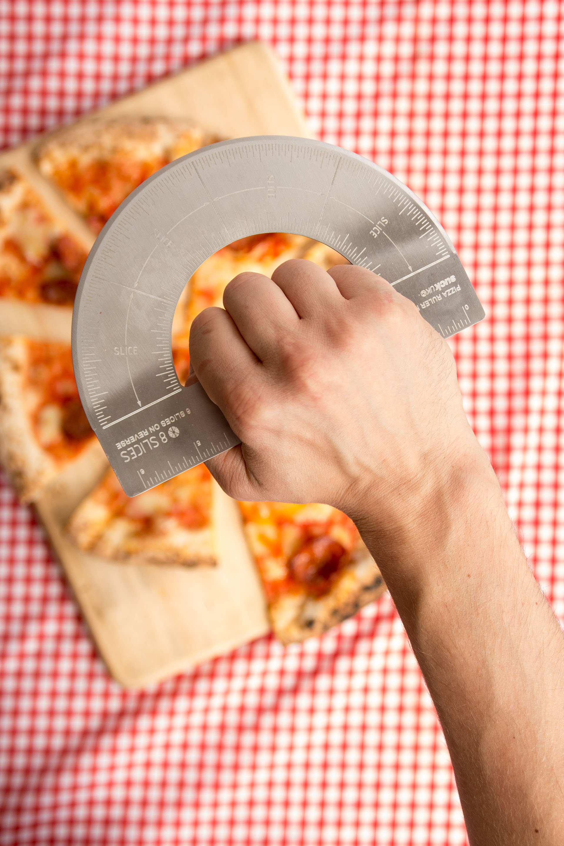 Pizza，Round ruler，cutting，