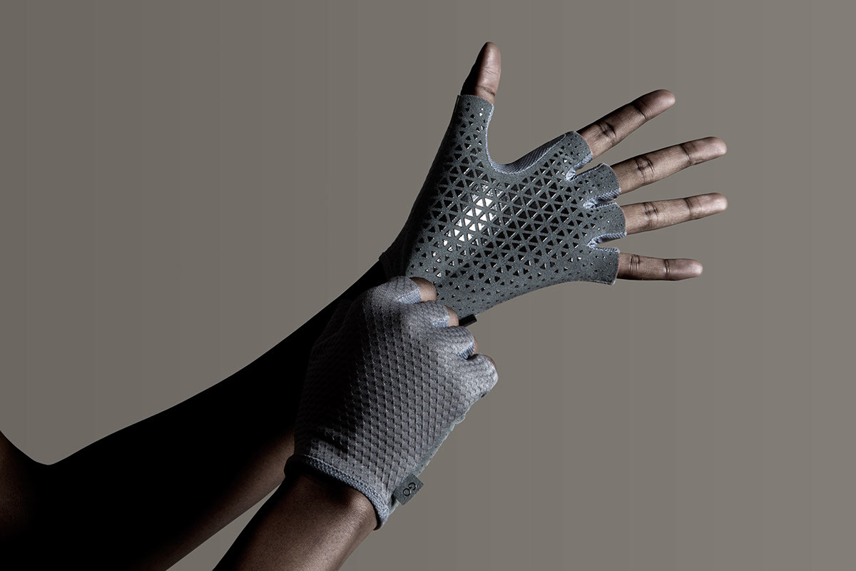 glove，industrial design，wheelchair，product design，cloth，